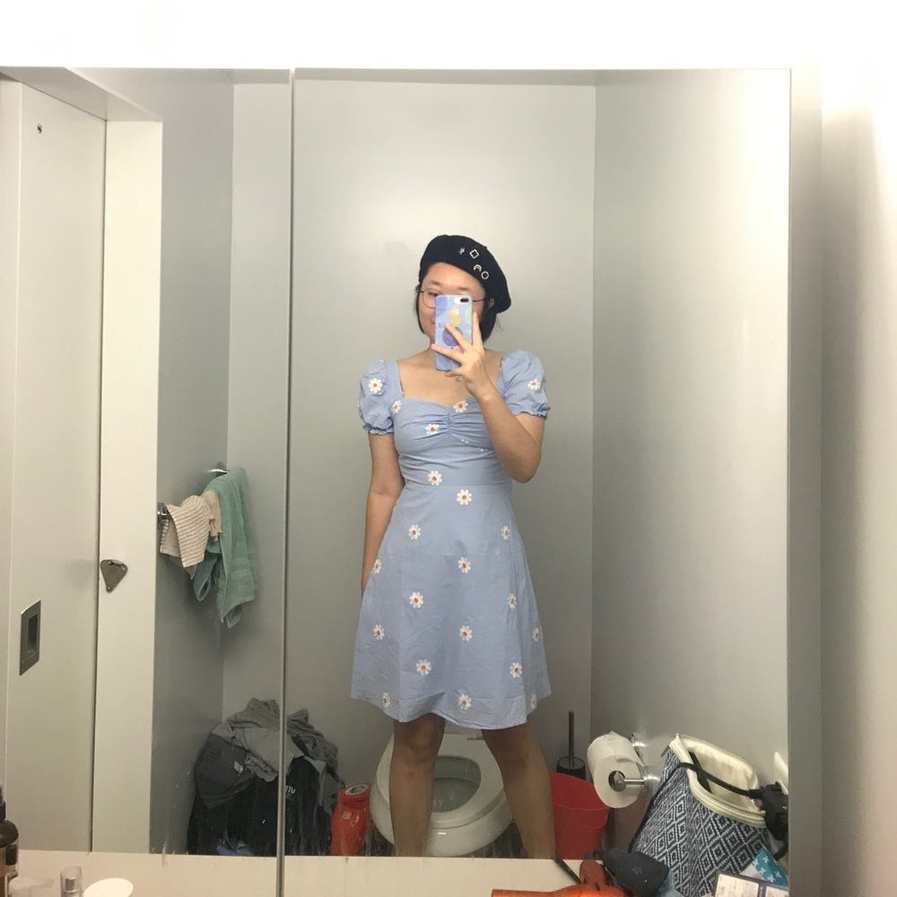 Cute dress with Daisy on